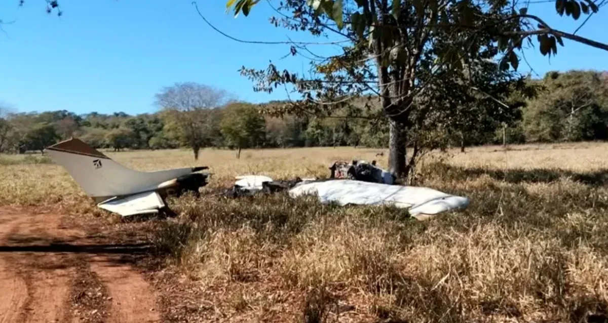 Avião com mais de 300 kg de cocaína faz pouso forçado em Goiás
