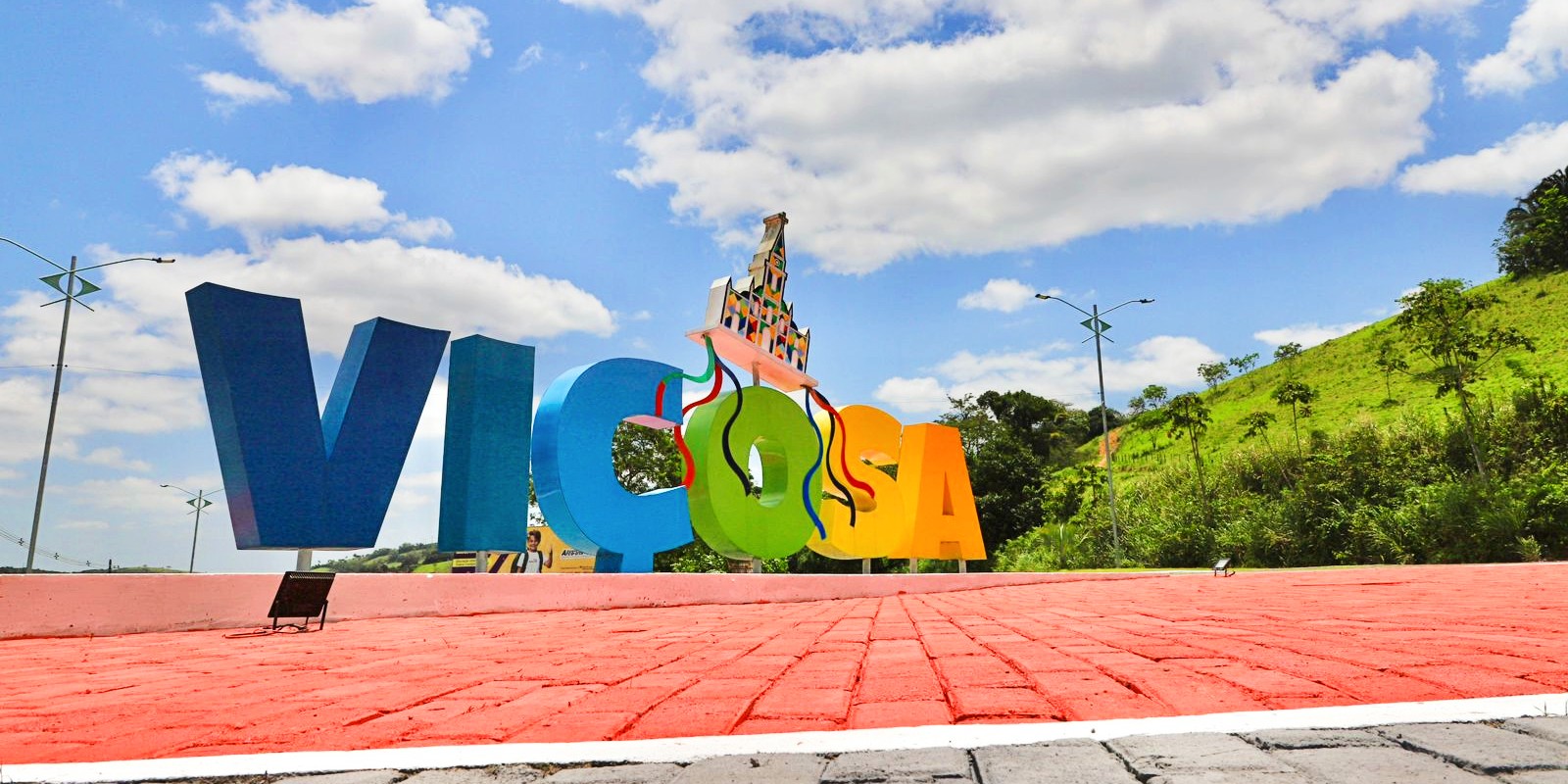 Prefeito de Viçosa anuncia aumento de 6% para professores da rede municipal