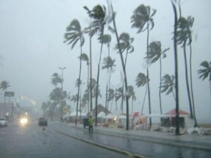 Semarh alerta sobre possibilidade de fortes pancadas de chuva em Alagoas ainda nesta segunda (27)
