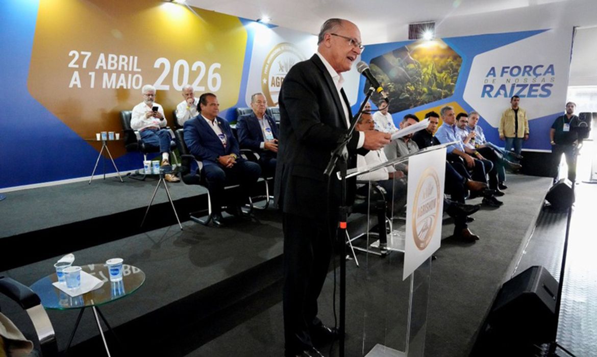Alckmin anuncia crédito de R$ 10 bilhões para modernização de máquinas agrícolas