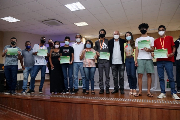 Estudantes da rede estadual recebem medalhas da Olimpíada Brasileira de Matemática das Escolas Públicas (OBMEP)