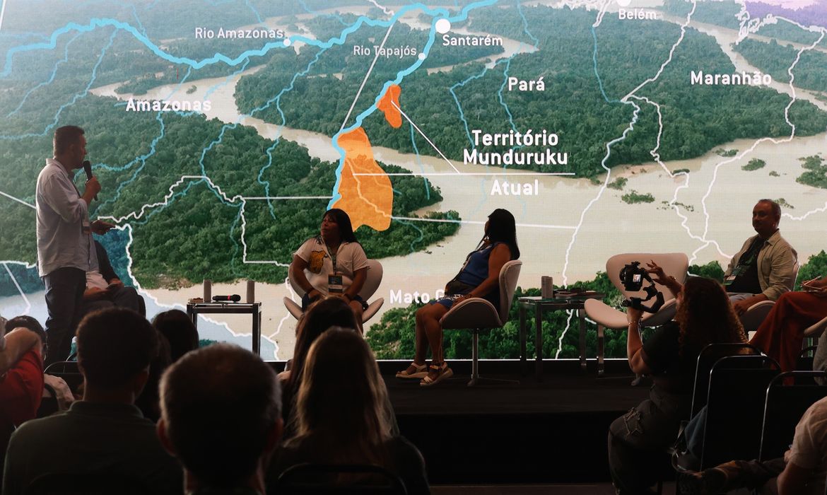 Contaminação por mercúrio ameaça gestantes e bebês Munduruku no Pará