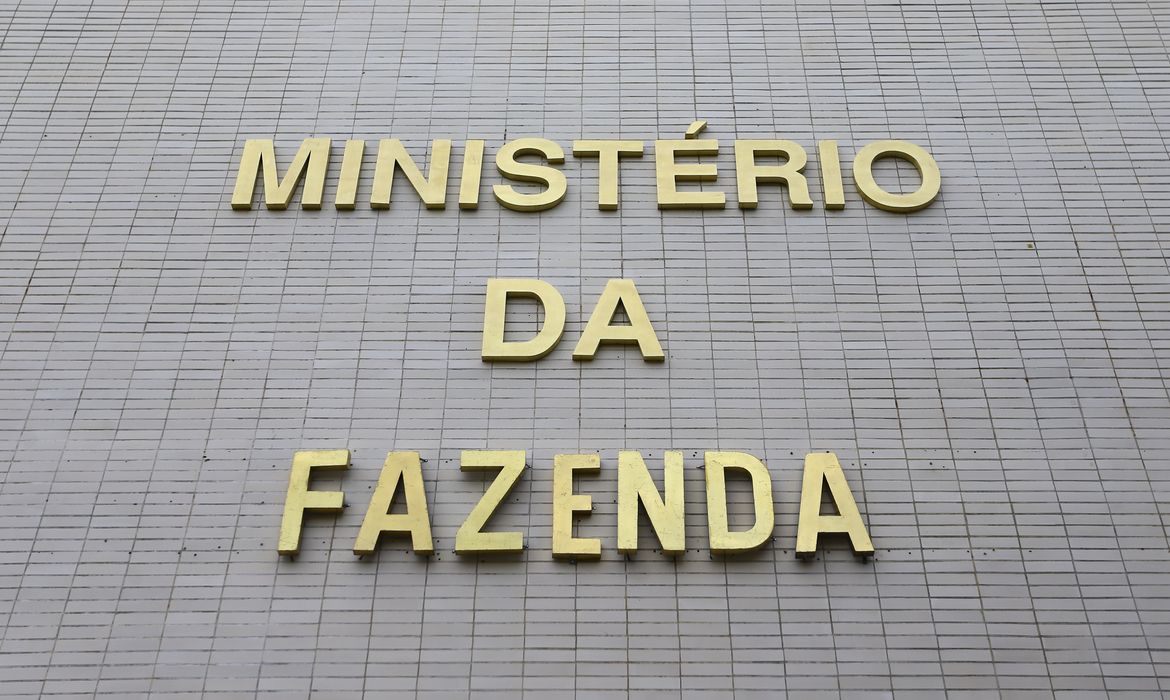 Fazenda celebra IPCA de 4,26% e prevê menor inflação do Plano Real