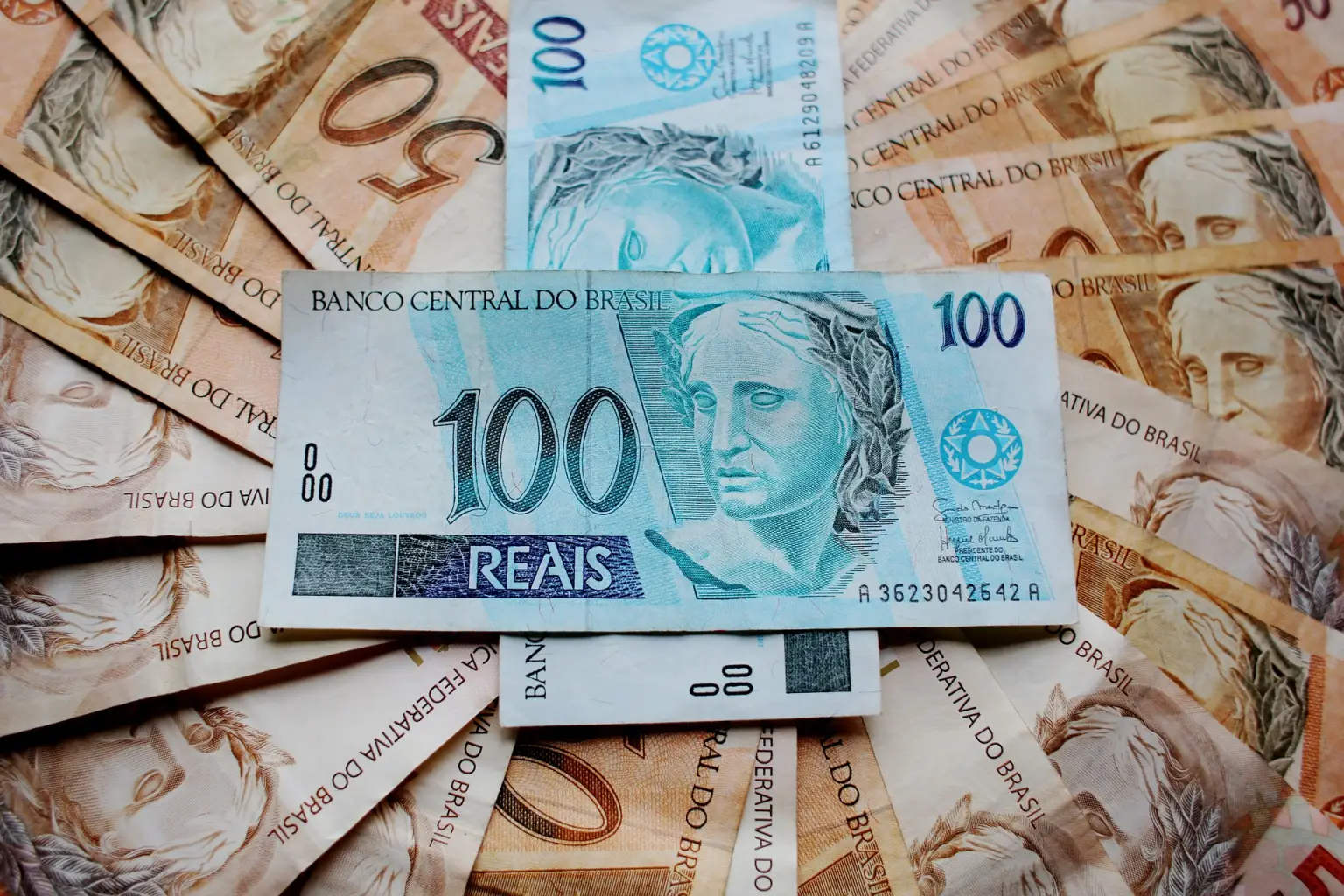 Banco Central informa que 48 milhões de brasileiros ainda têm dinheiro esquecido nos bancos