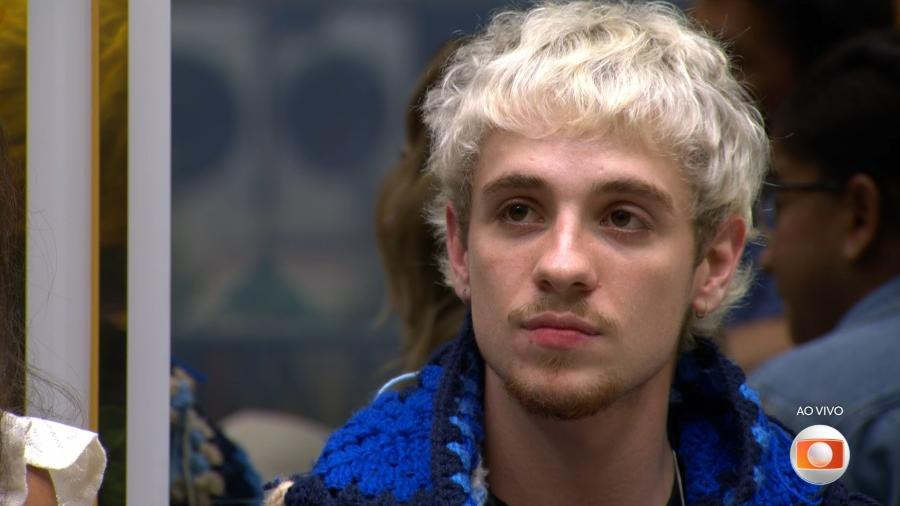 Juliano Floss chama Tadeu de 'safado' e apresentador reage