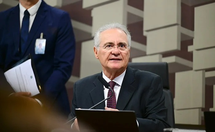 Renan Calheiros apresenta relatório sobre isenção do IR para quem ganha até R$ 5 mil
