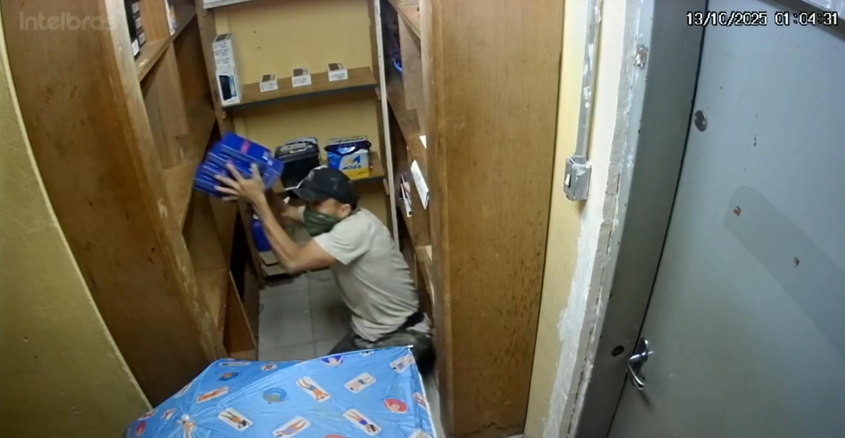 Polícia Civil divulga imagens de suspeito de furto em supermercado de Maceió