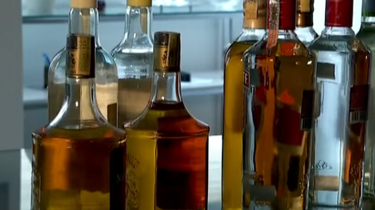 Investigação aponta que o metanol pode ter origem em combustíveis comprados em postos
