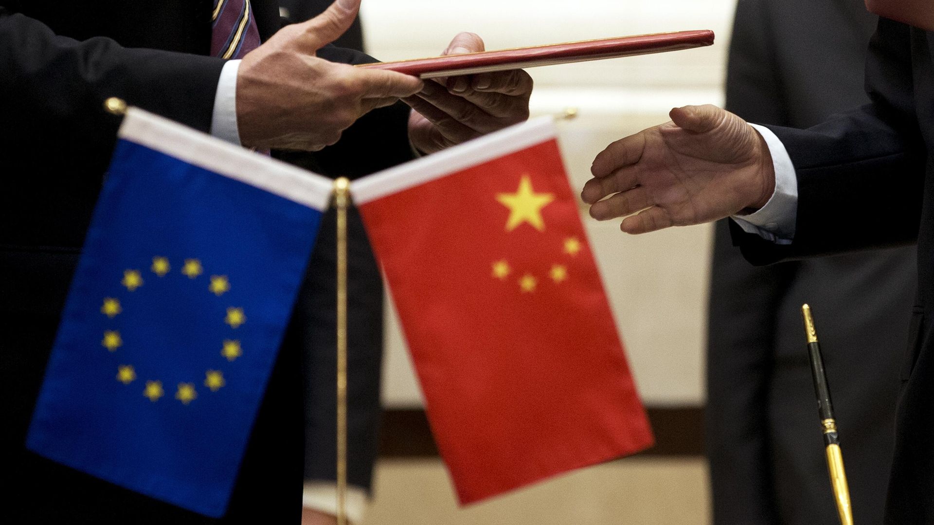 UE aumenta pressão sobre China em meio a crescente ansiedade comercial