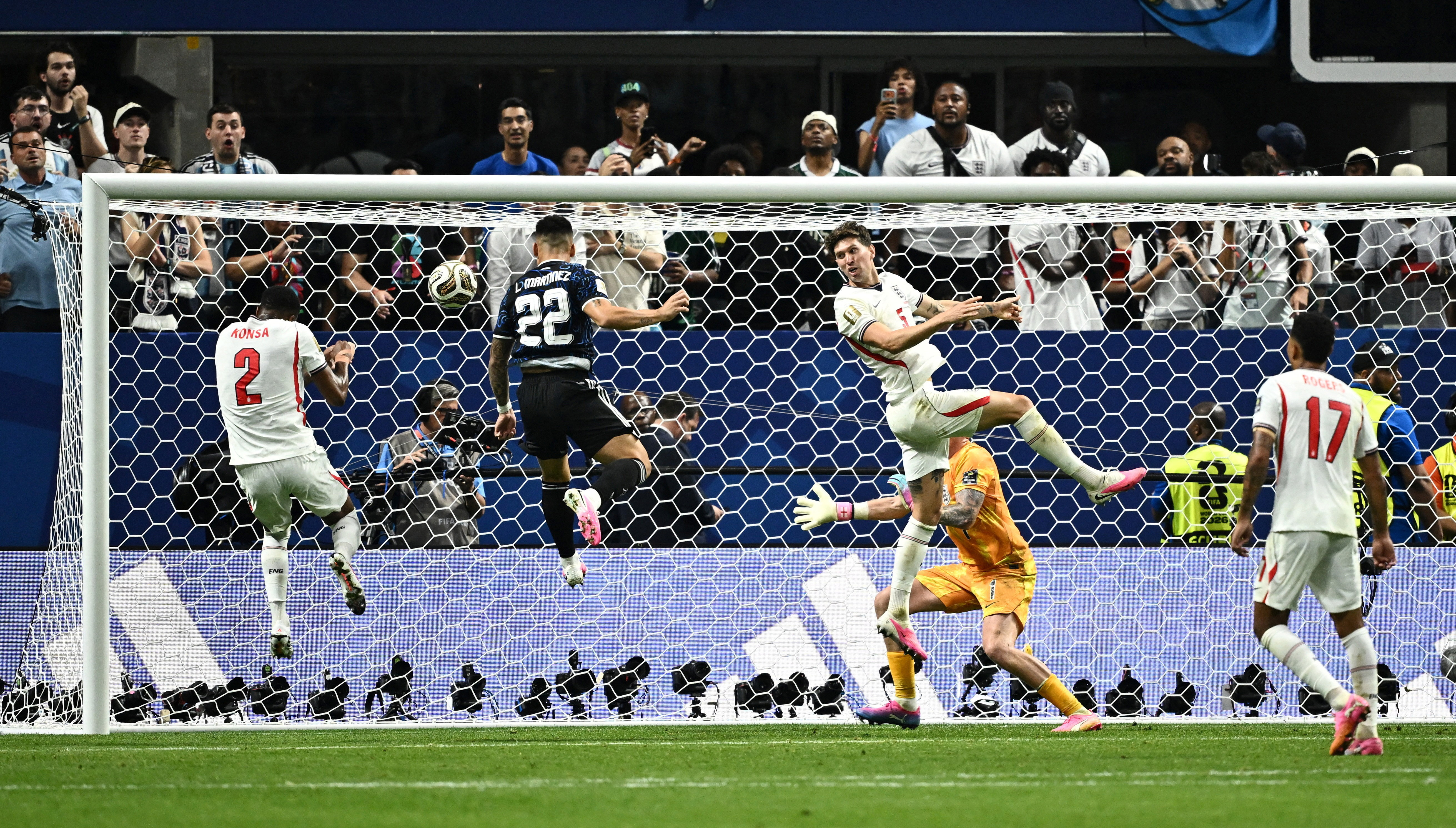 Argentina vira sobre a Inglaterra e garante vaga na final