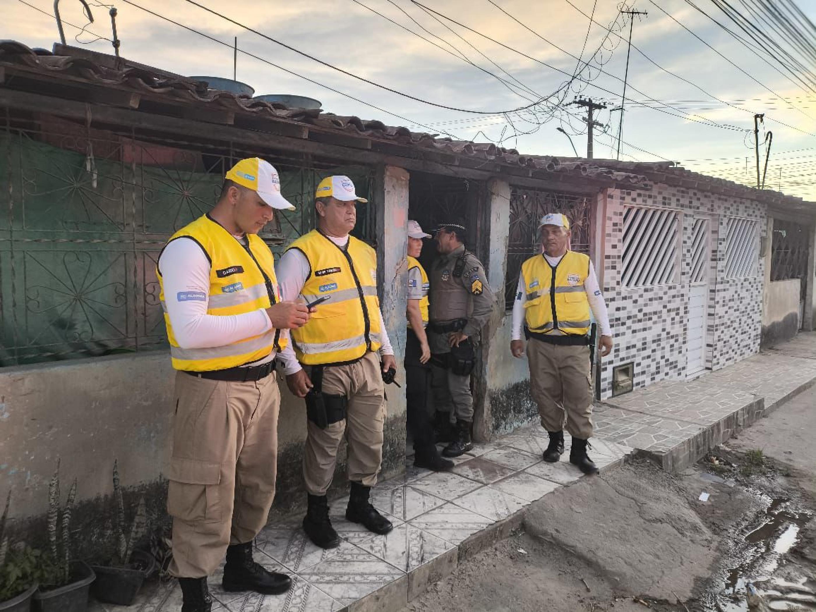 Ronda no Bairro acolhe família em situação de vulnerabilidade em Rio Largo