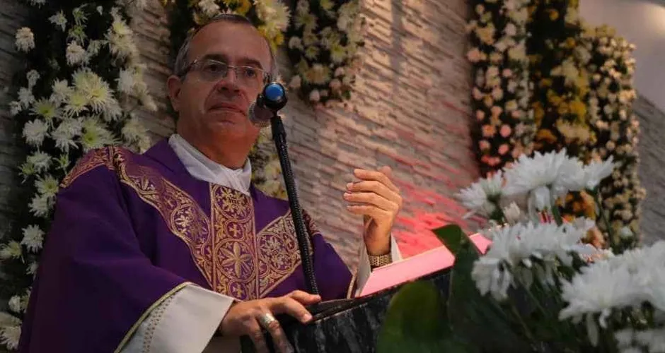 Bispo alagoano viraliza ao criticar fofoca na igreja com fala irreverente; veja