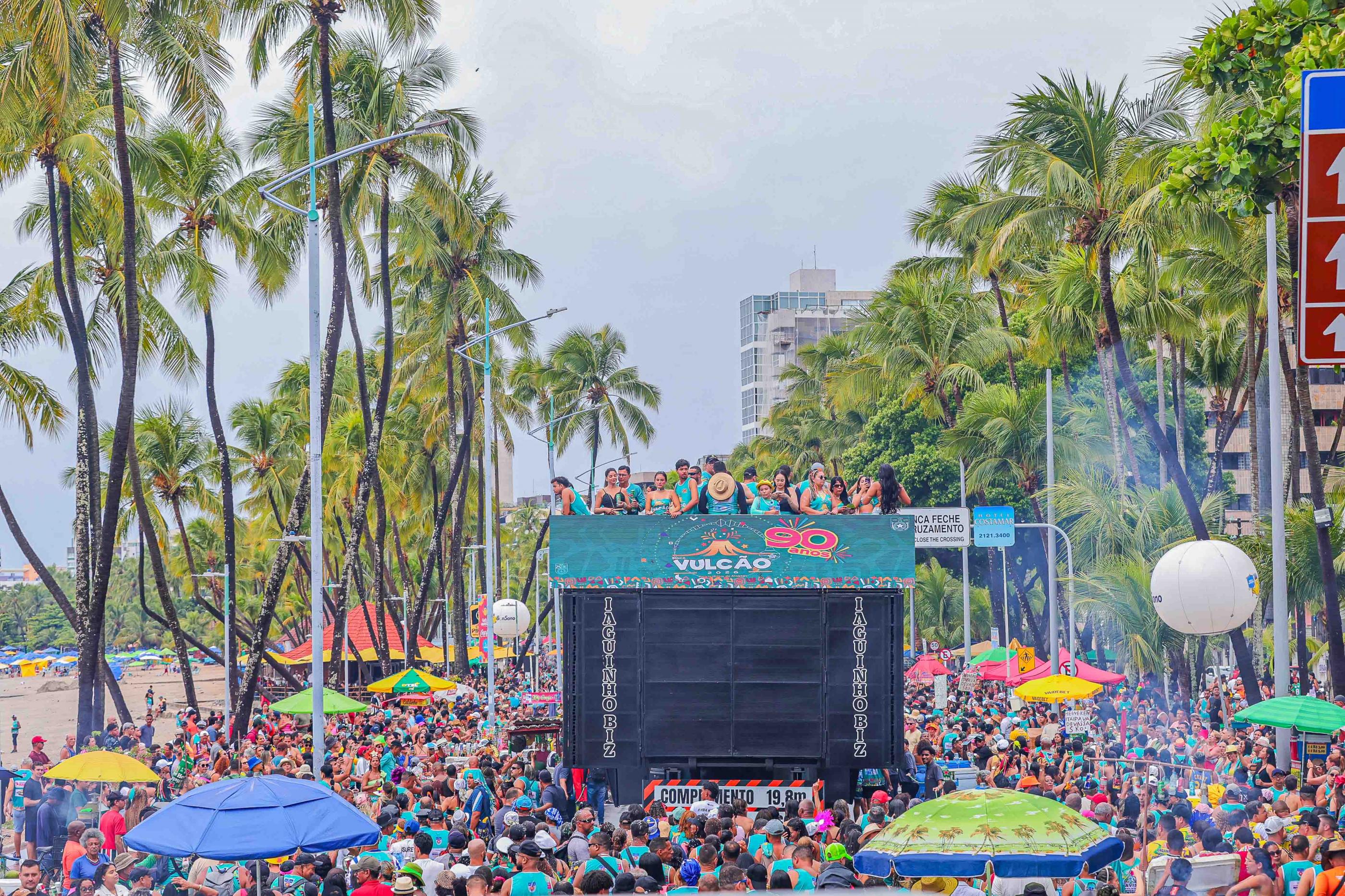 Bloco Vulcão da PM-AL celebra 90 anos de folia e tradição em Maceió