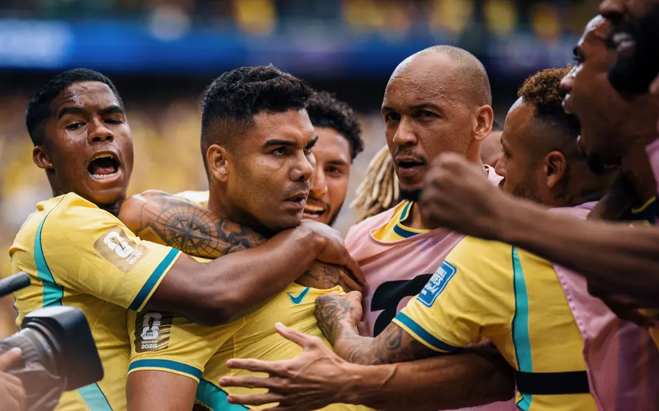 Brasil vence Japão de virada e avança às oitavas da Copa do Mundo