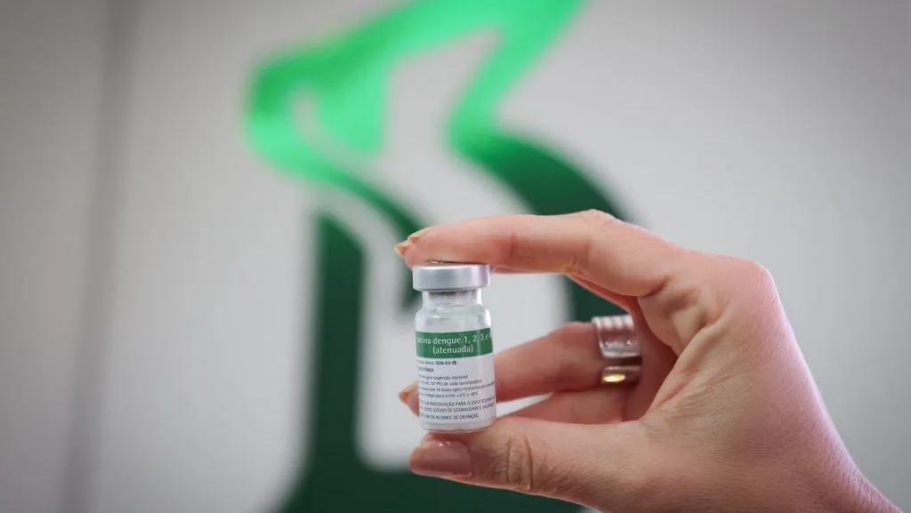 Suspensão da vacina do Butantan reforça atuação da farmacovigilância no país
