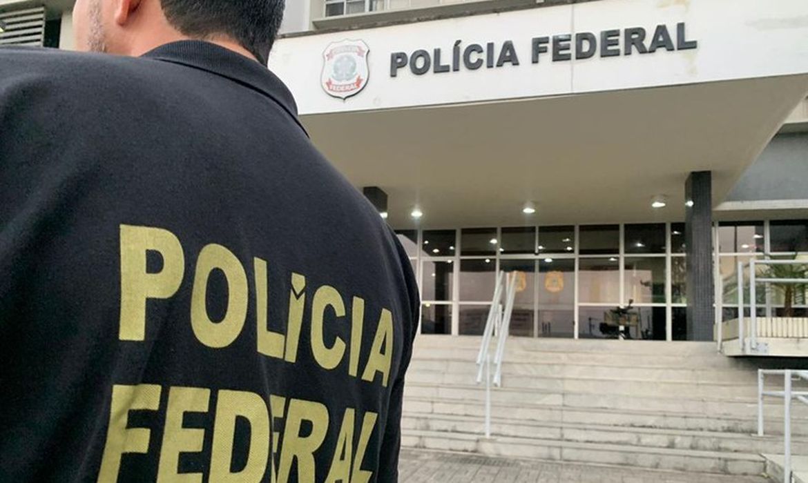 Polícia Federal investiga desvio de R$ 9,6 milhões na Universidade Federal Fluminense