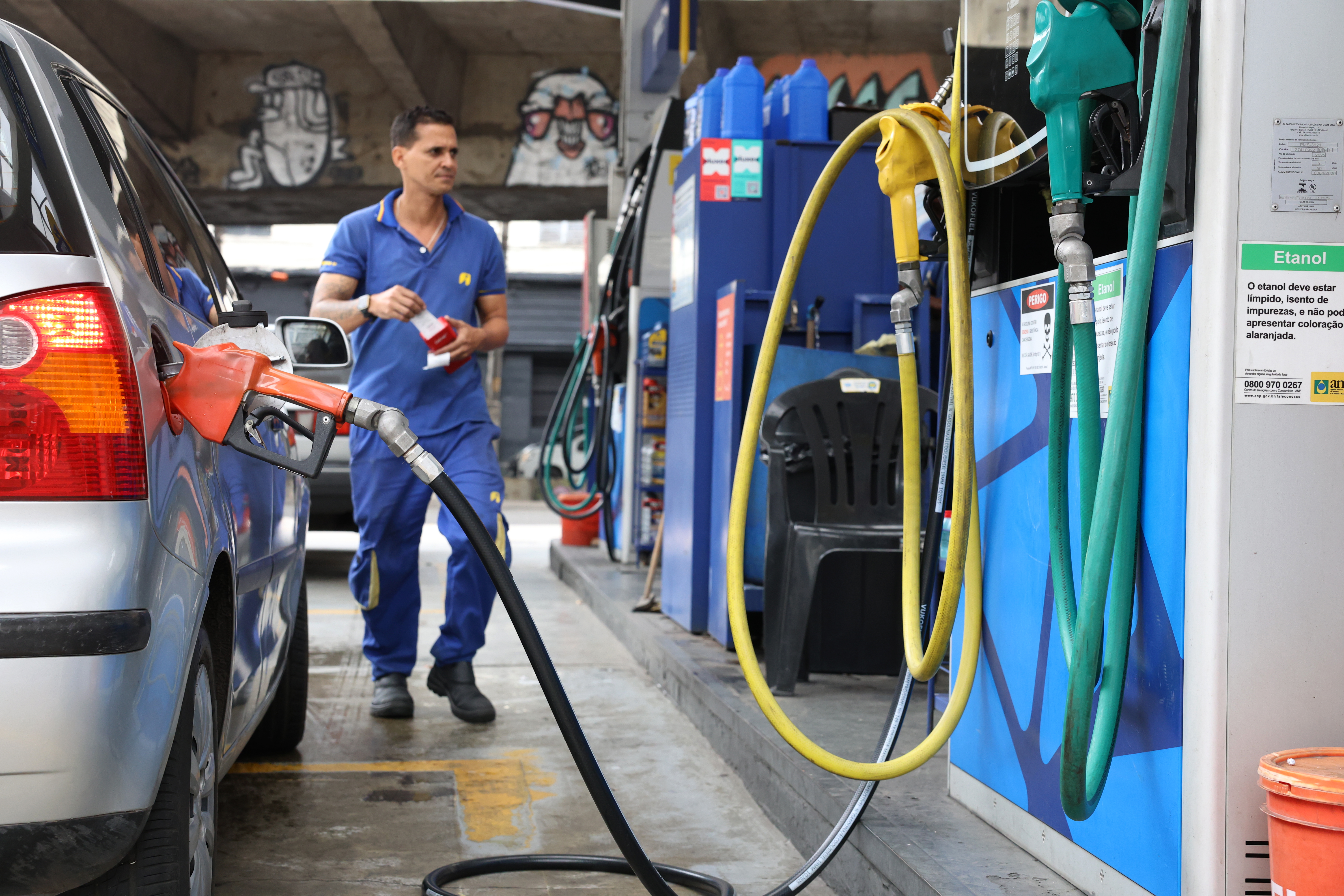 Subsídio de R$ 0,44 por litro da gasolina é prorrogado por mais 30 dias