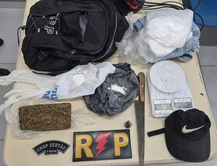 Suspeitos fogem por mata e deixam drogas em Santana do Ipanema