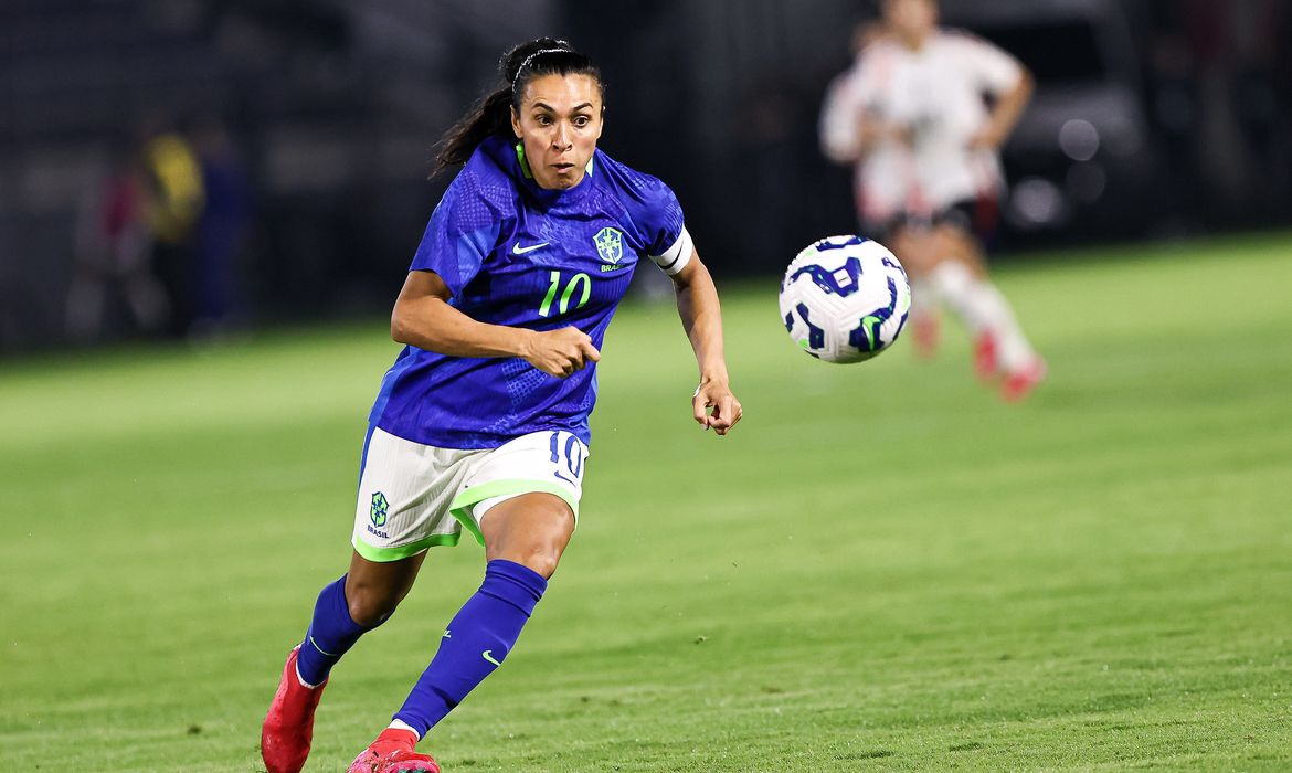 Marta retorna à seleção brasileira para amistosos contra os Estados Unidos
