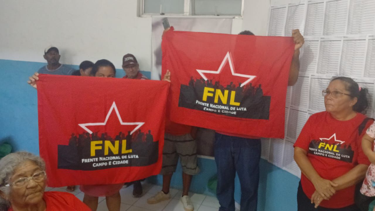 Habitação é ocupada por manifestantes sem-teto em Maceió