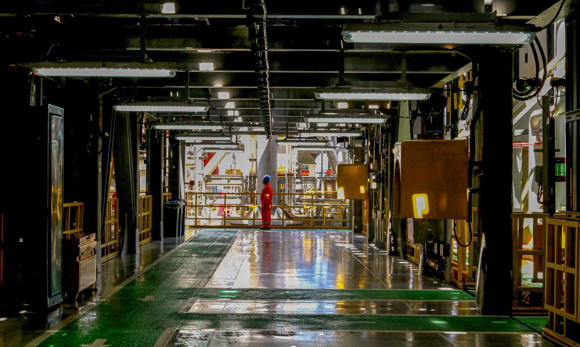 Produção de petróleo e gás natural do Brasil bate recorde em fevereiro