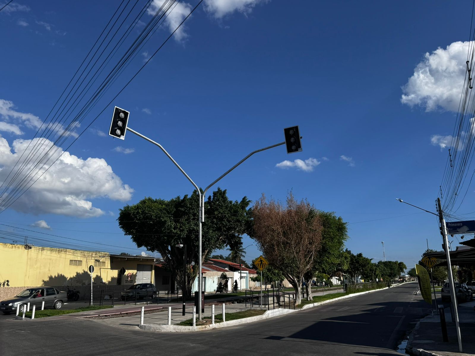 Novos semáforos alteram trânsito no bairro Primavera, em Arapiraca
