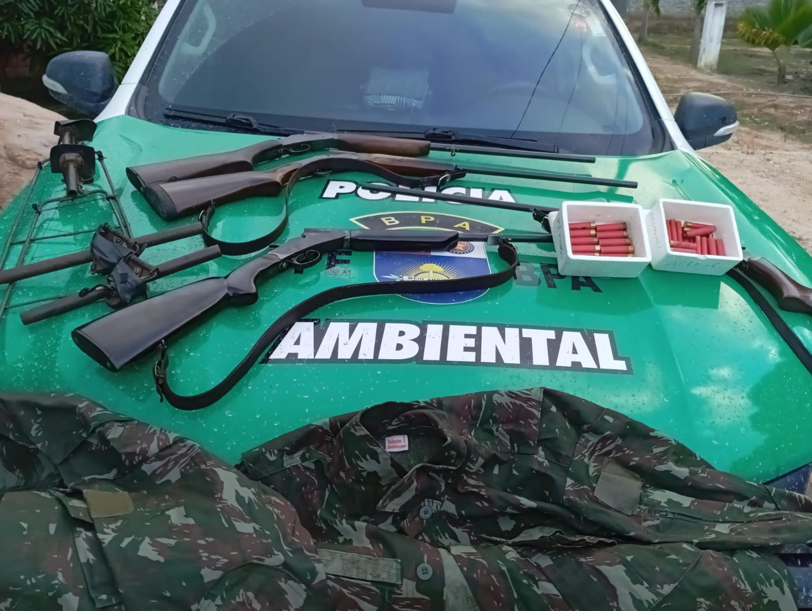 PM-AL apreende armas e resgata animais silvestres em ação ambiental