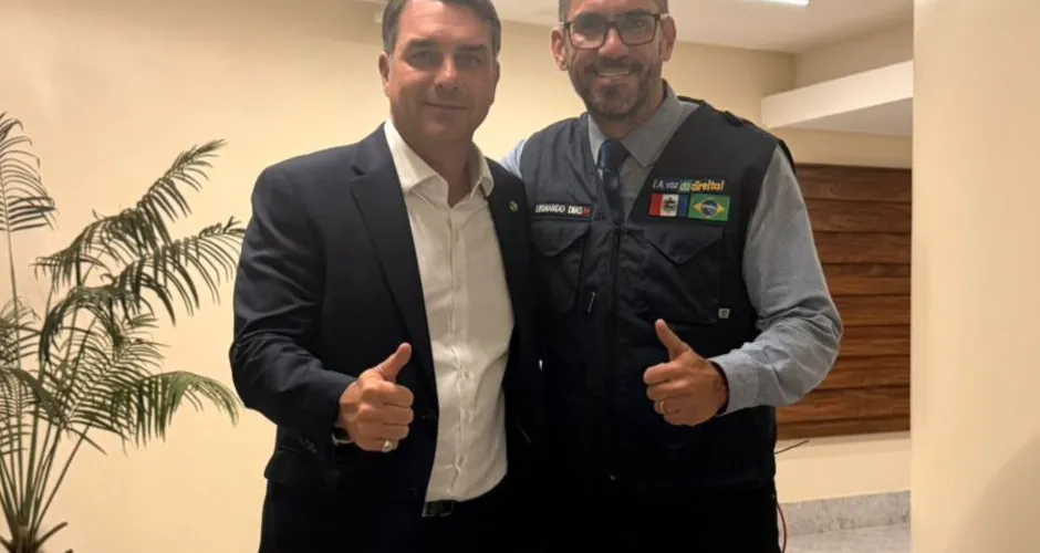 Câmara de Maceió aprova título de cidadão honorário a Flávio Bolsonaro