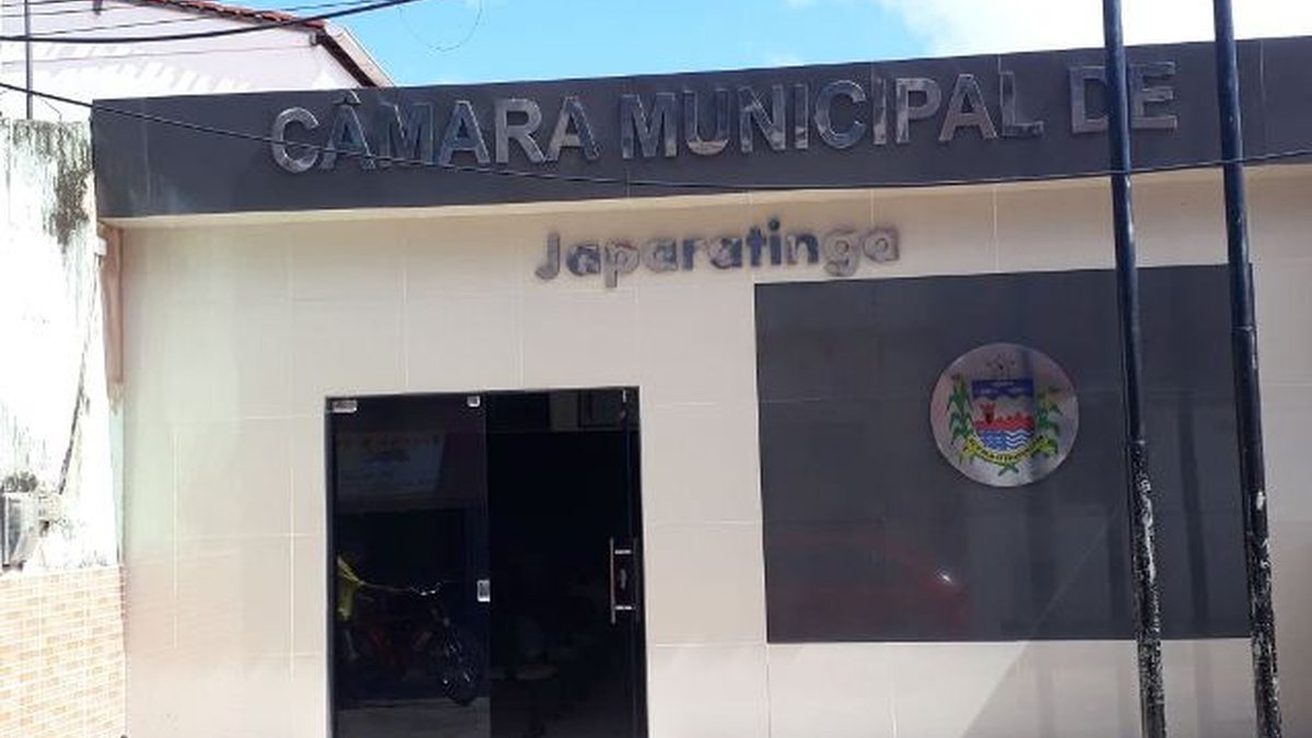 Justiça Eleitoral retotaliza votos e quatro novos vereadores assumem em Japaratinga