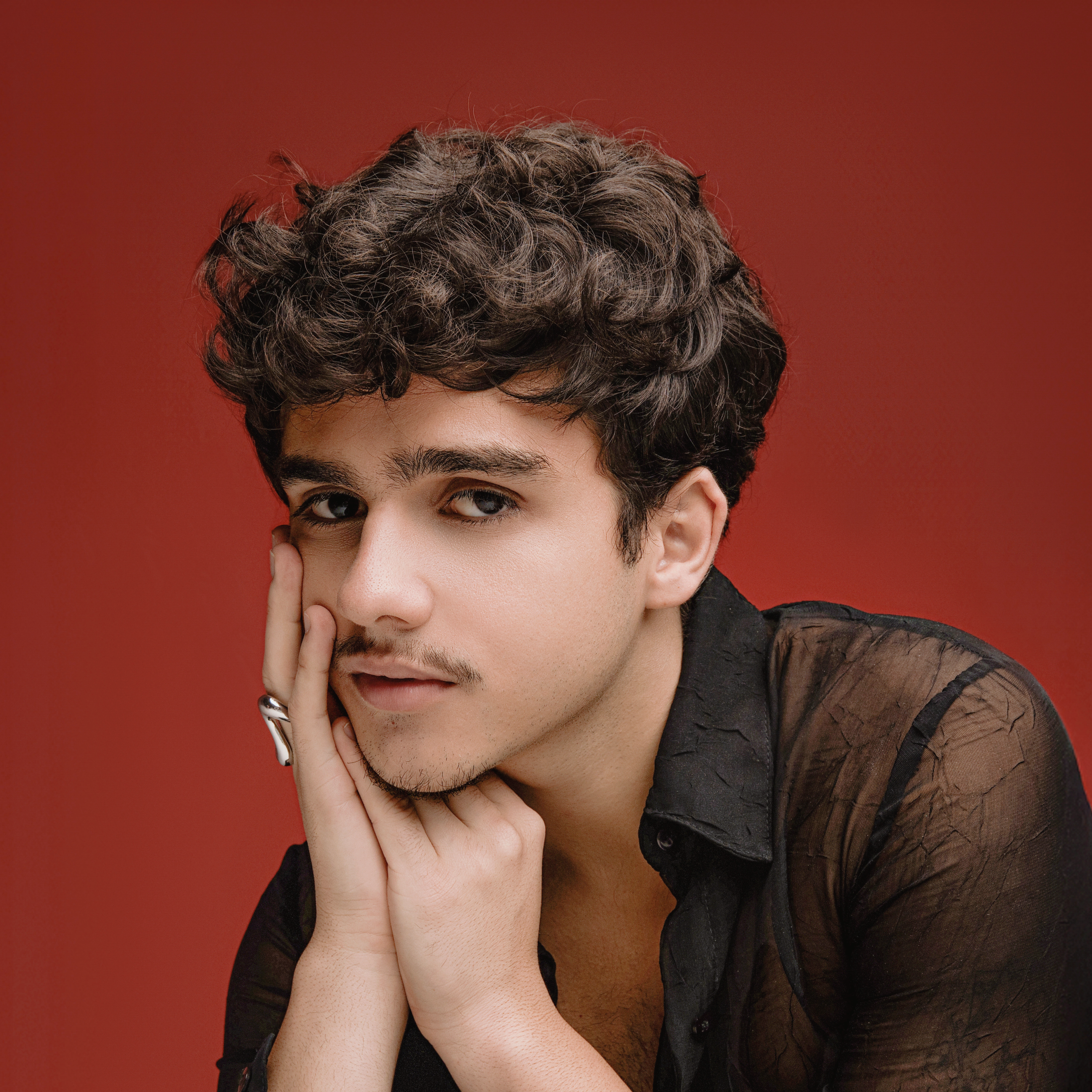 Caike Souza apresenta show da turnê de lançamento de novo álbum em Maceió