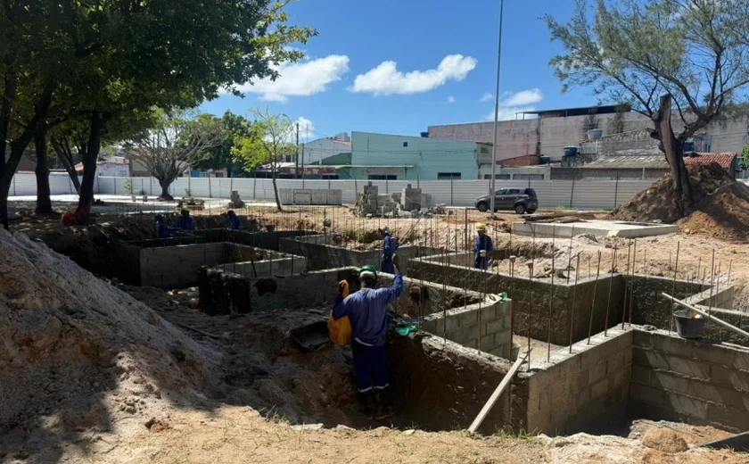 Praça da Faculdade passa por obra de requalificação