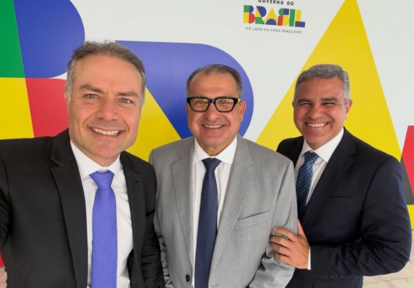 Renan Filho deixa Transportes e Santoro assume ministério com Praxedes na secretaria