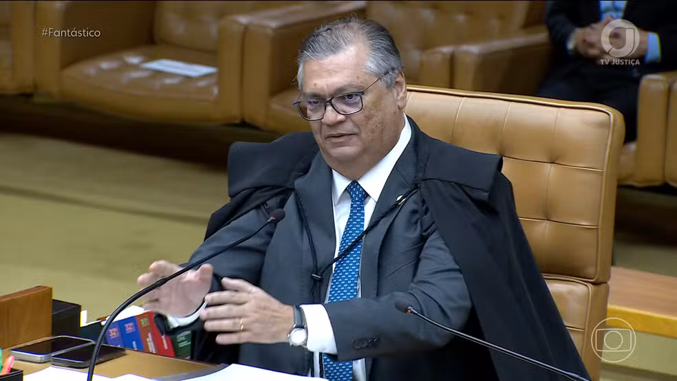 Flávio Dino ordena reintegração de Andrei Rodrigues para direção da PF