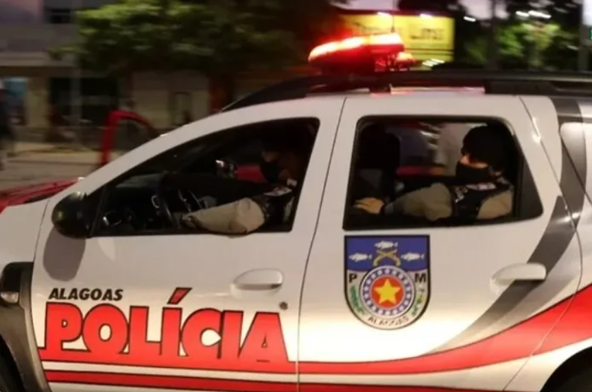 Homem sem habilitação foge da PM e quase atropela criança em Arapiraca