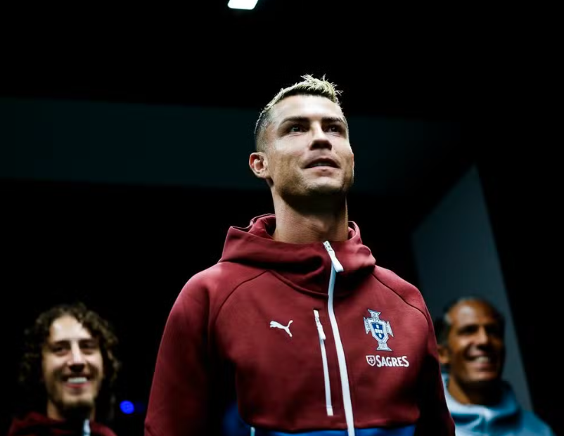 Após ficar no banco, Cristiano Ronaldo se reúne com Jorge Jesus