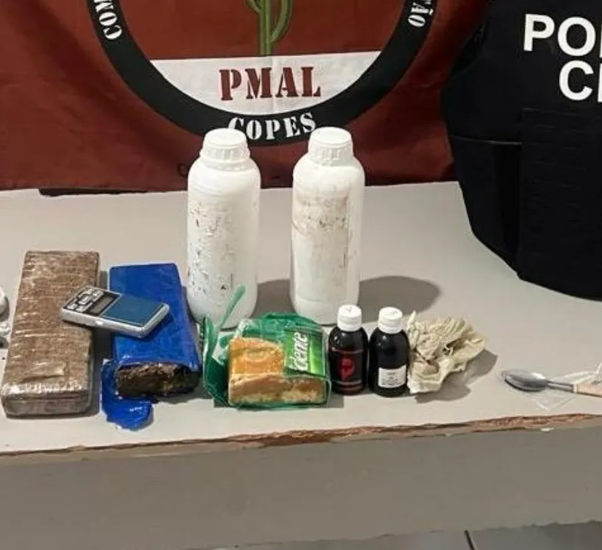 Dupla é presa com maconha, crack e cocaína durante operação no Sertão