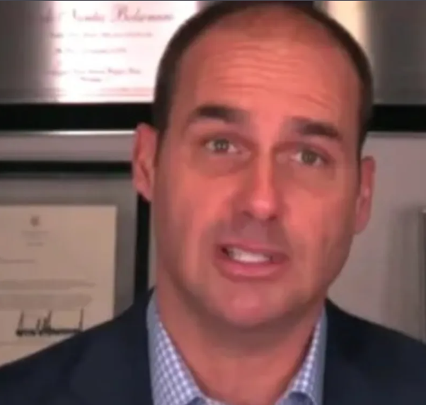 Moraes determina prisão de Eduardo Bolsonaro e cancela passaportes
