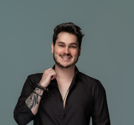 Alagoano de Atalaia, cantor Hudson Araújo, segue no The Voice Brasil