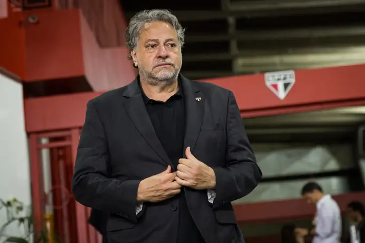 Conselho do São Paulo aprova a expulsão do ex-presidente Julio Casares