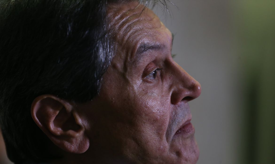 Moraes e Dino rejeitam recurso de Roberto Jefferson contra multa de R$ 452