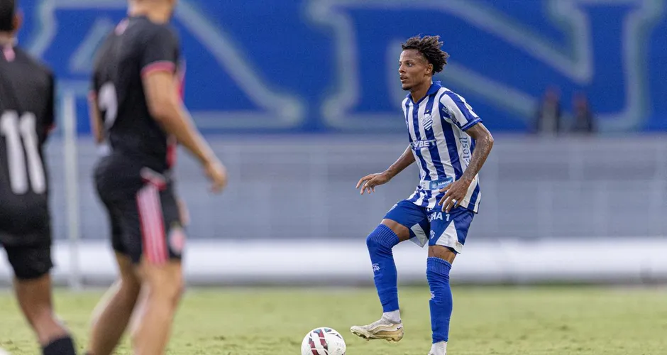 Ceará encaminha contratação de Rian Santana, destaque e artilheiro do CSA