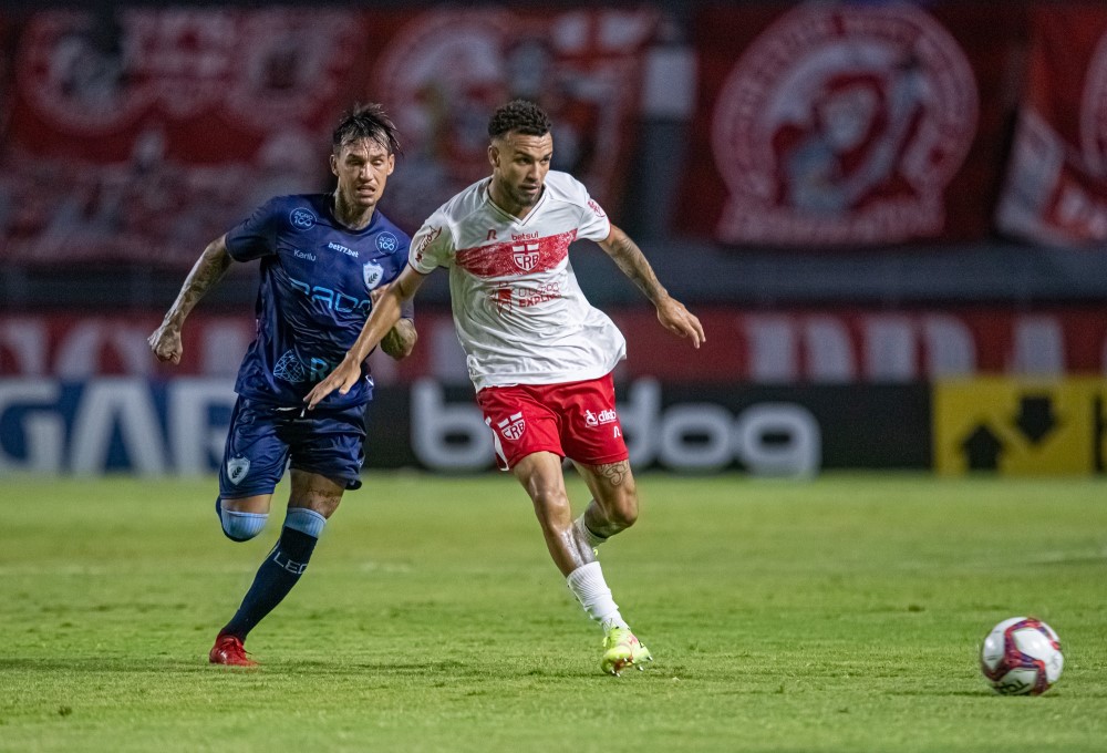 CRB vence o Londrina e continua na disputa pelo G4 da Série B