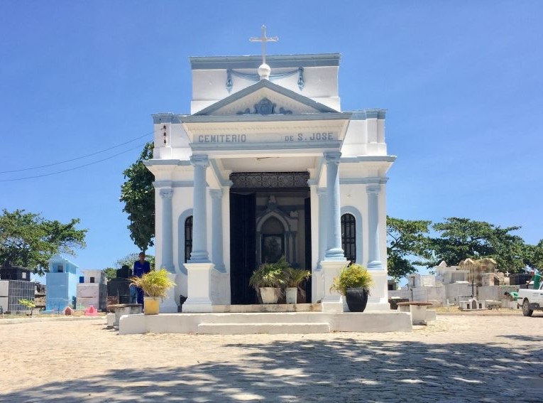 Mais de 20 mil pessoas devem visitar os cemitérios neste feriado de Finados