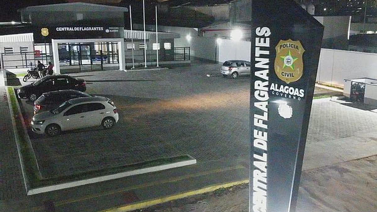 Homem é preso após agredir namorada e resistir à ação policial em Maceió