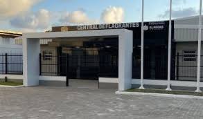 Trio é preso com celulares e arma em Rio Largo