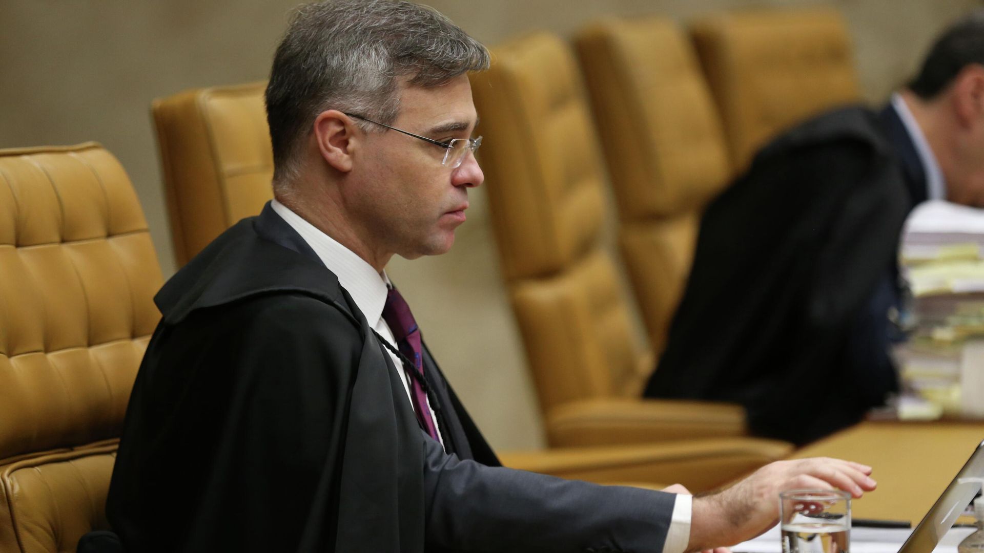 André Mendonça manda soltar filho do 'Careca do INSS' e impõe tornozeleira