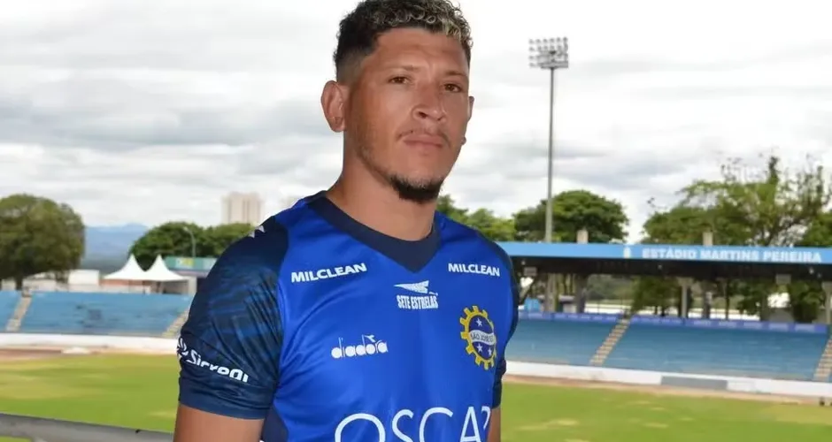 Clessione recusa proposta do CSA e fecha com clube concorrente da Série D