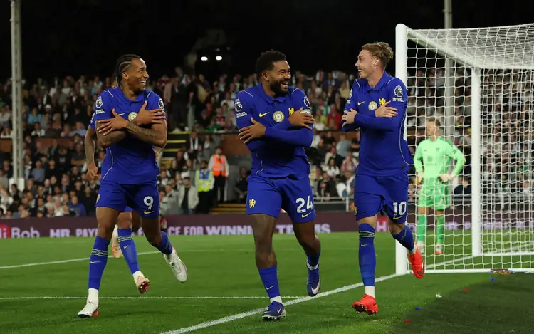 Chelsea estreia com vitória na Premier League e brilho de Cole Palmer