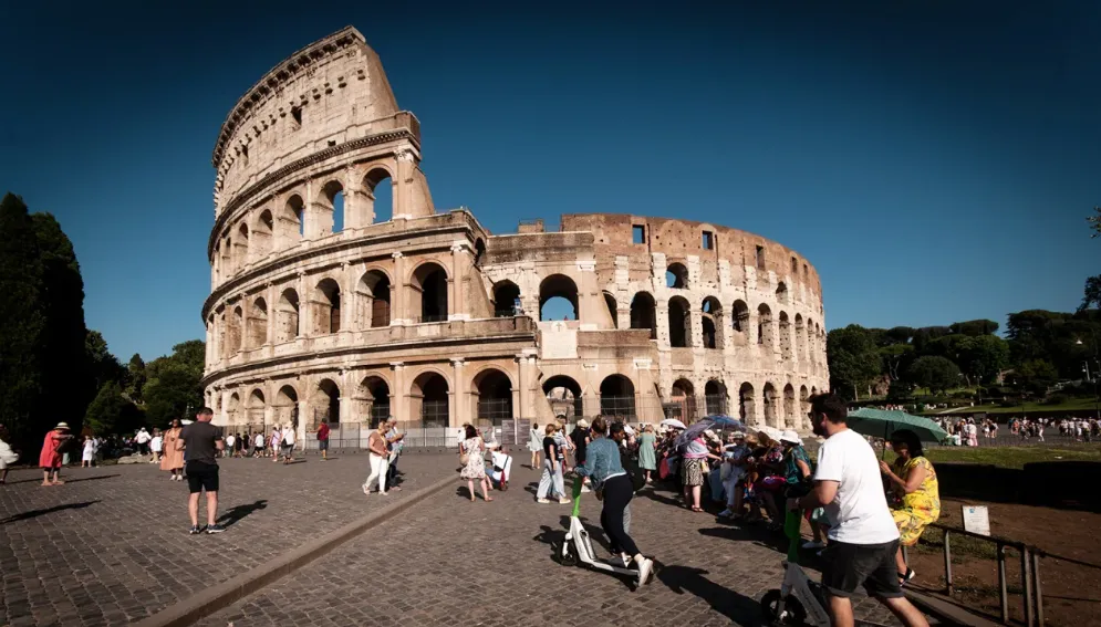 “Zona vermelha” é criada no Coliseu após aumento de crimes em Roma