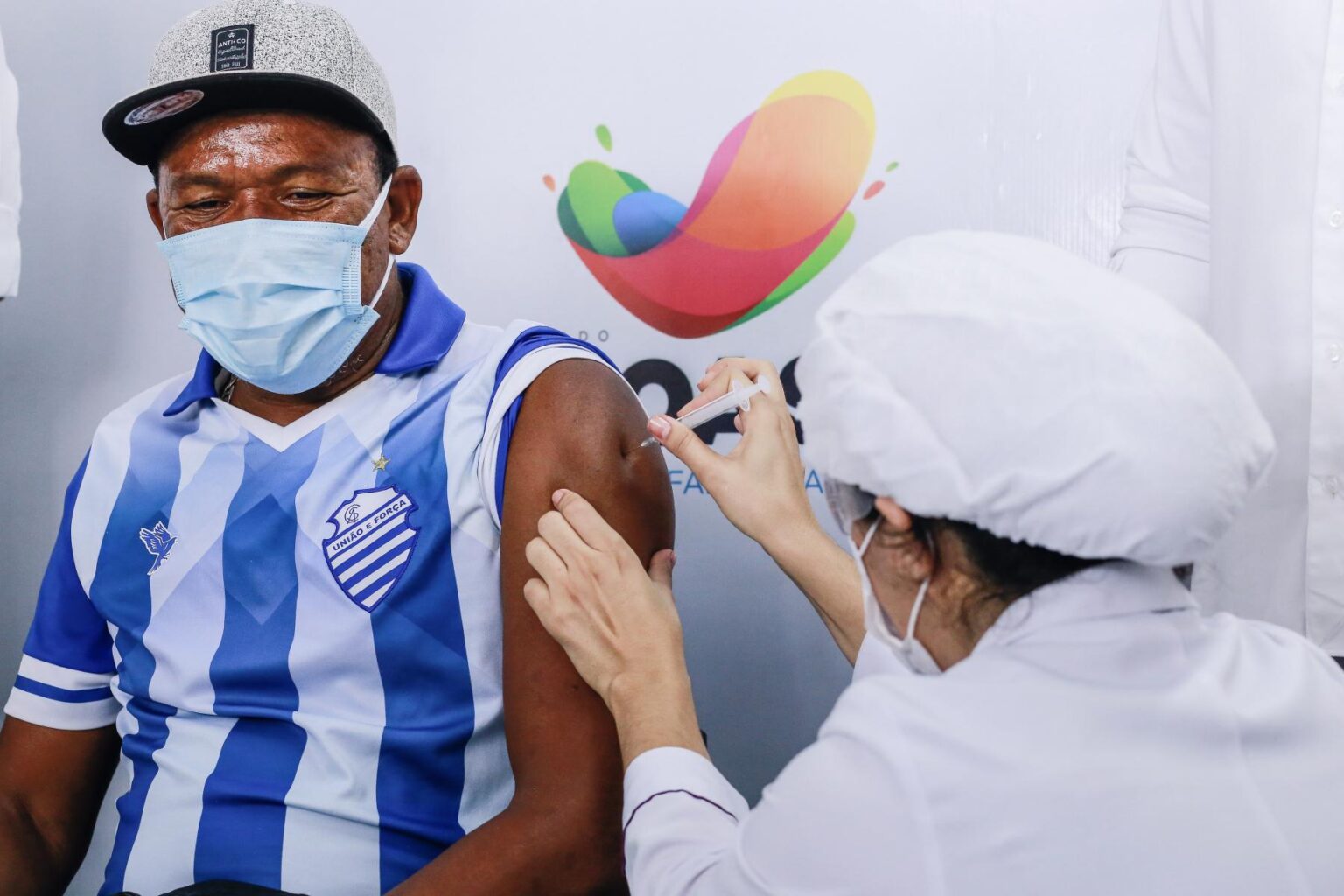 Vacinação de idosos reduz internação de pacientes acima dos 60 anos